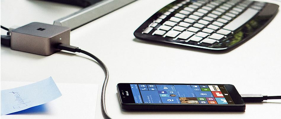 Microsoft display. Lumia Microsoft 950 док станция. Microsoft display Dock IPAD. Windows Nokia Lumia станция для подключения компьютера. Телефон Майкрософт который на док станции компьютер.