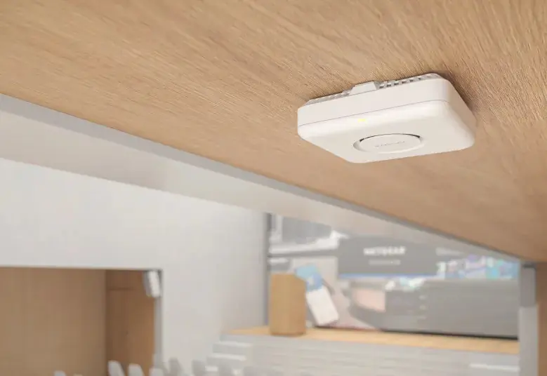 фото Точка доступу Netgear WBE710 2