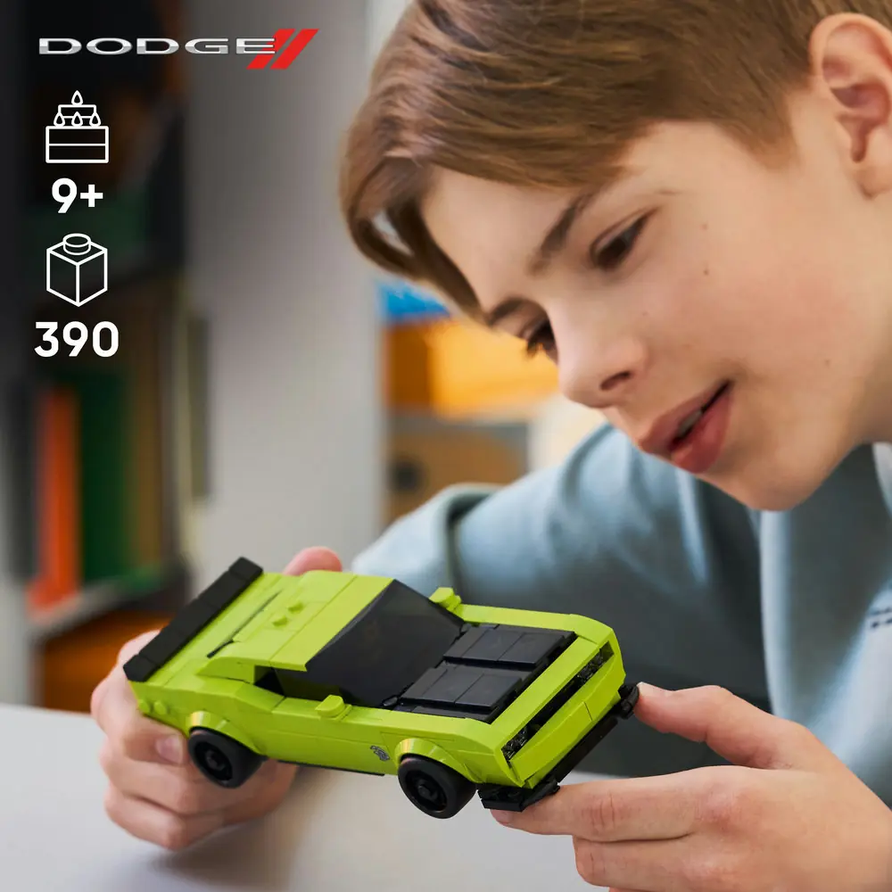 фото Блоковый конструктор LEGO Speed Champions Спортивный автомобиль Dodge Challenger SRT Hellcat (77237) 2