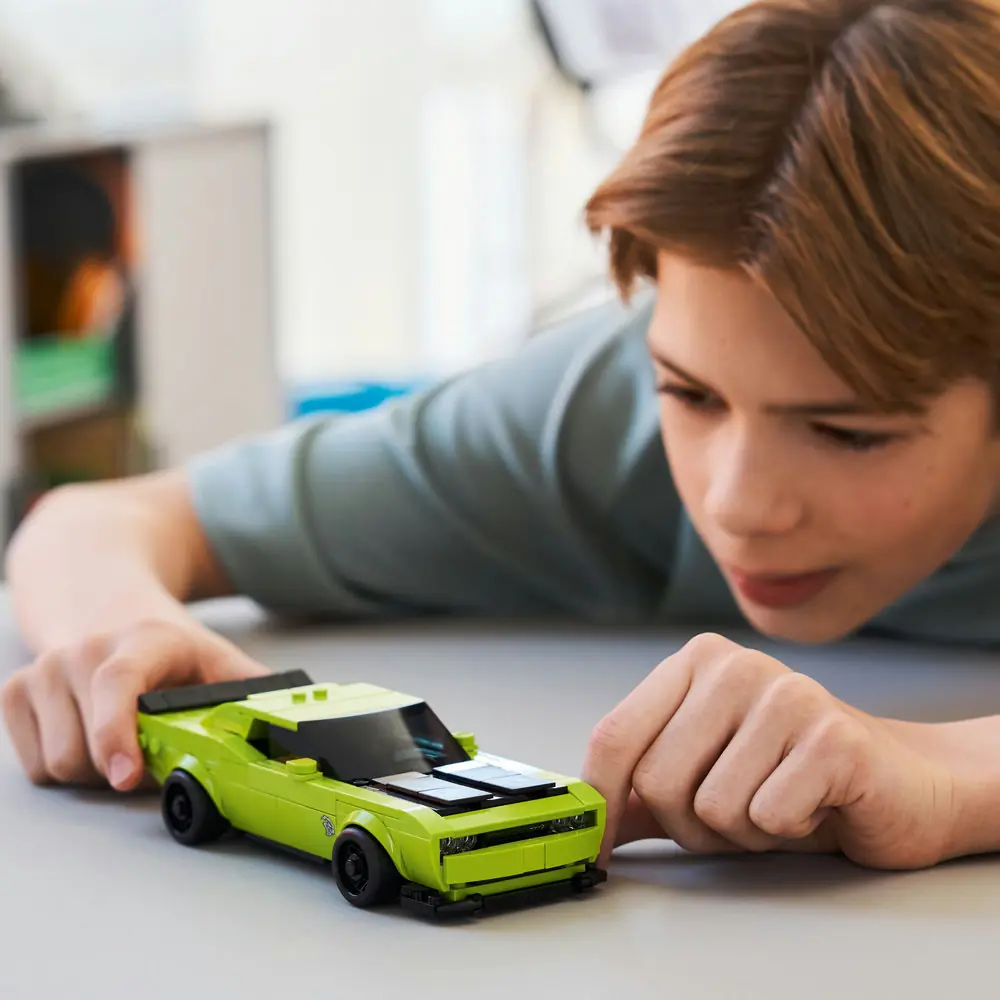 фото Блоковый конструктор LEGO Speed Champions Спортивный автомобиль Dodge Challenger SRT Hellcat (77237) 3
