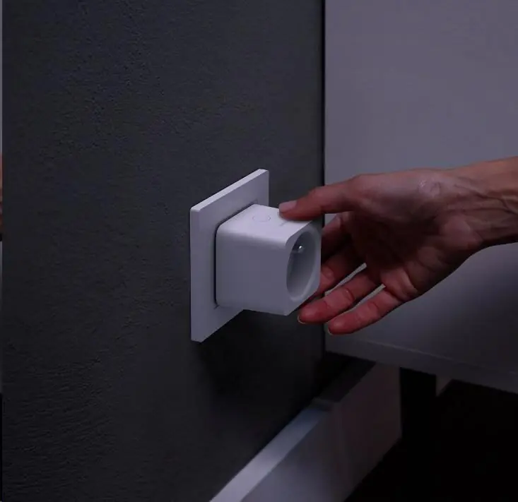 фото Розумна розетка Philips Hue Smart Plug Bluetooth Apple HomeKit (8718699689285)