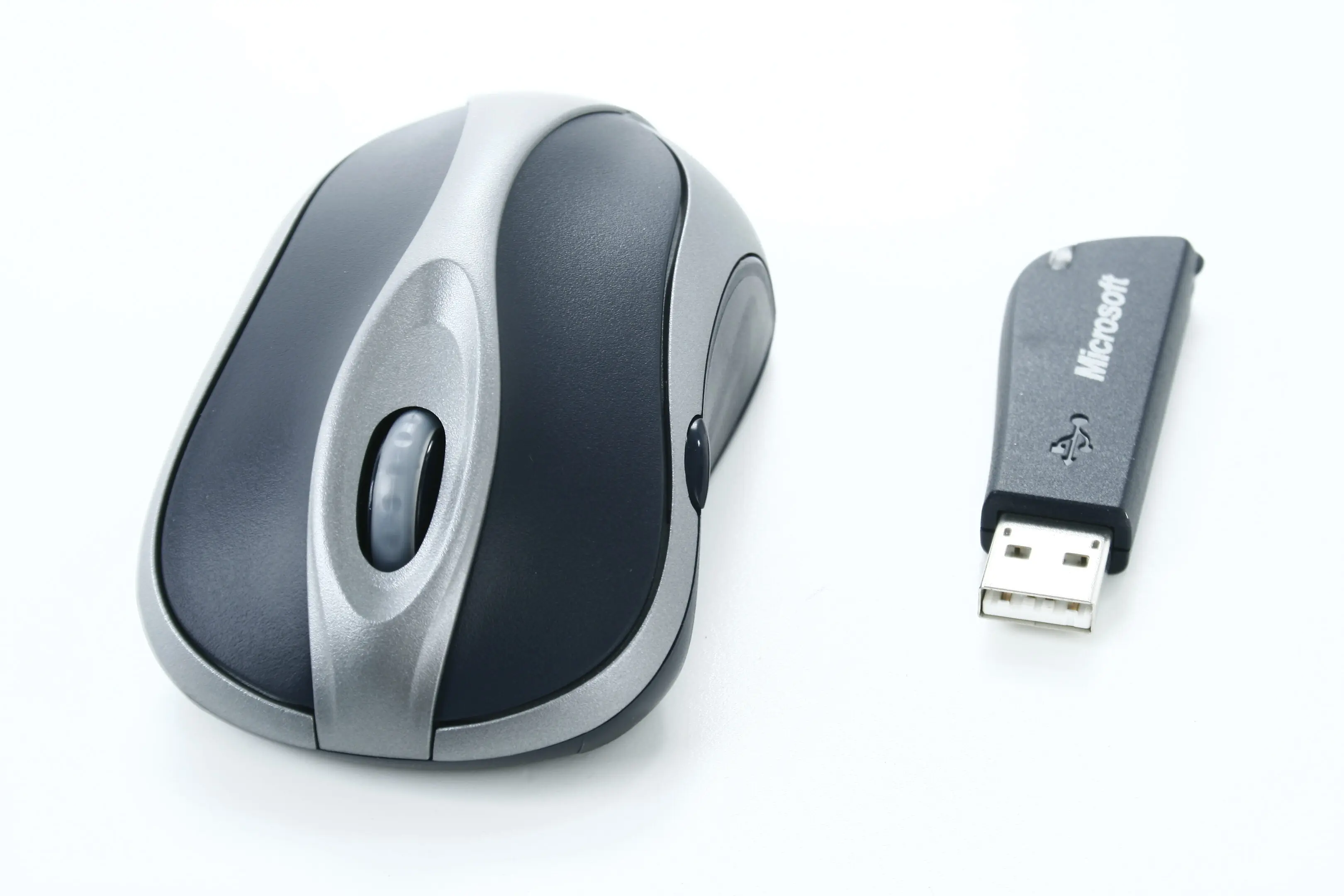 Microsoft Wireless Notebook Optical Mouse 4000 / Myš / USB