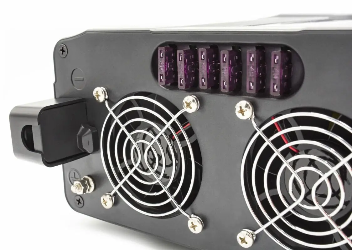 фото Преобразователь (инвертор) DC-AC Technaxx TE22 2