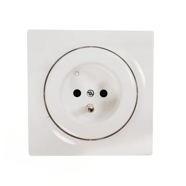 фото Розумна розетка Fibaro Wall (FGWOE-011)